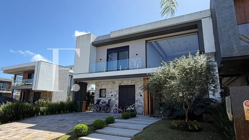 Sobrado com 213m², 4 dormitórios, 4 suítes, 2 vagas, Sunset em Xangri-Lá