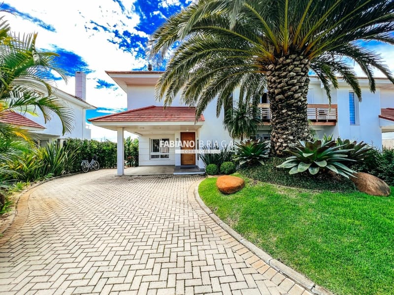 Sobrado com 266m², 3 dormitórios, 3 suítes, 2 vagas, Green Village Golf Club em Xangri-Lá