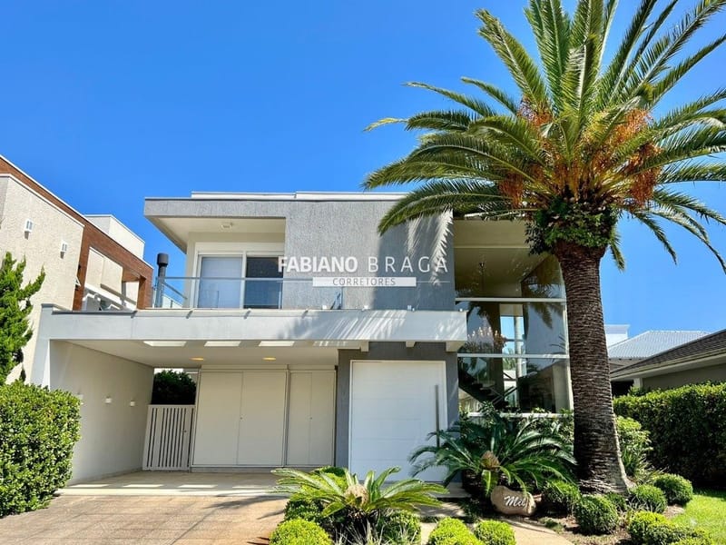 Sobrado com 320m², 4 dormitórios, 4 suítes, 2 vagas, Velas da Marina em Capão da Canoa