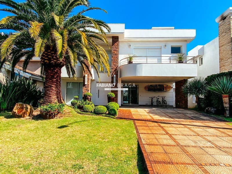Sobrado com 300m², 3 dormitórios, 3 suítes, 2 vagas, Bosques de Atlântida em Xangri-Lá