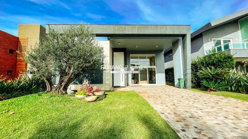 Casa Condomínio com 220m², 4 dormitórios, 4 suítes, 2 vagas, Enseada Lagos em Xangri-Lá