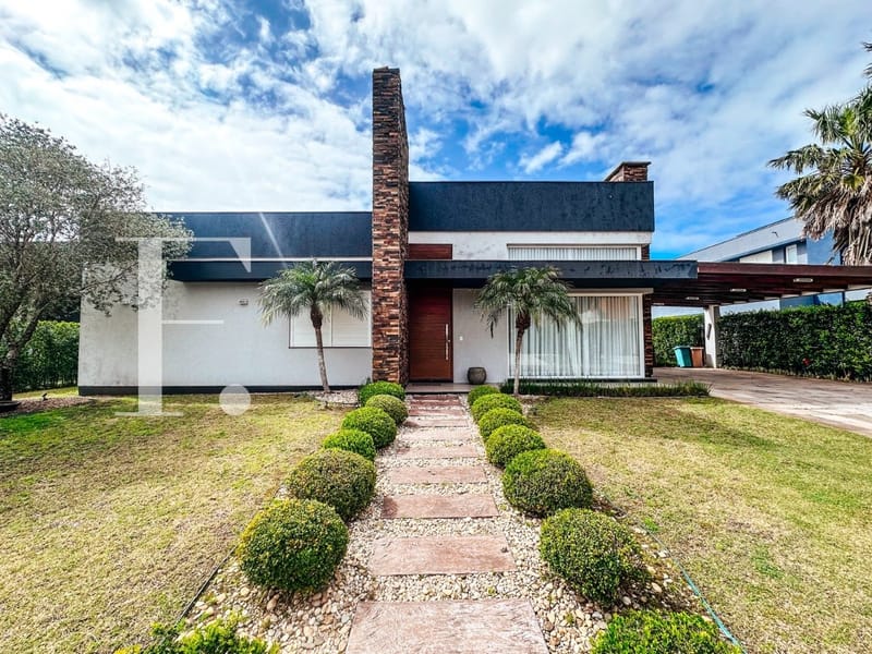 Casa Condomínio com 244m², 3 dormitórios, 3 suítes, 2 vagas, Lagoa do Passo em Osório