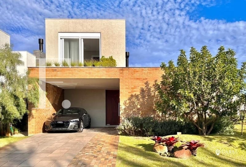 Sobrado com 300m², 3 dormitórios, 3 suítes, 2 vagas, Celebration em Xangri-Lá