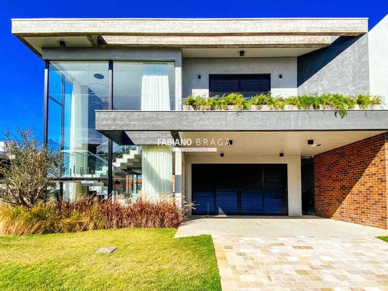 Sobrado com 258m², 4 dormitórios, 4 suítes, 2 vagas, Sunset em Xangri-Lá