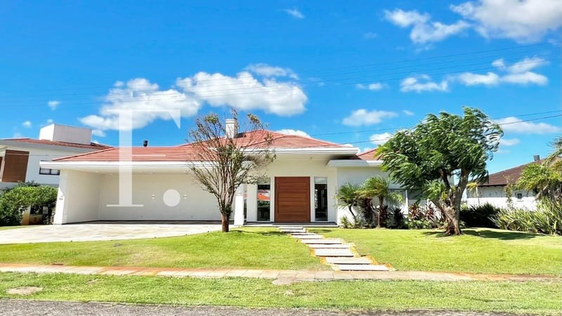 Casa Condomínio com 451m², 5 dormitórios, 5 suítes, 2 vagas, Green Village Golf Club em Xangri-Lá