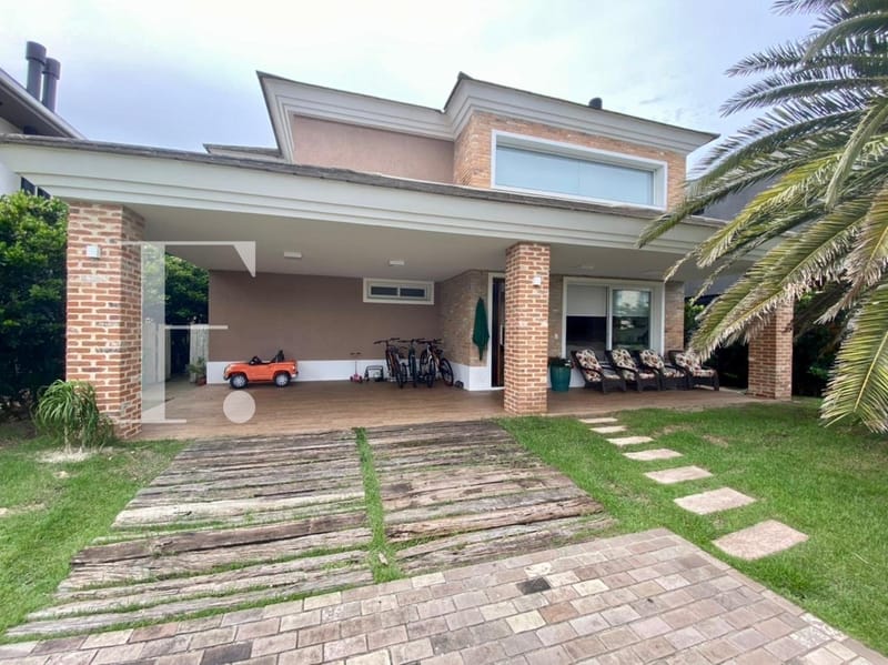 Sobrado com 340m², 5 dormitórios, 5 suítes, 2 vagas, Playa Vista em Xangri-Lá