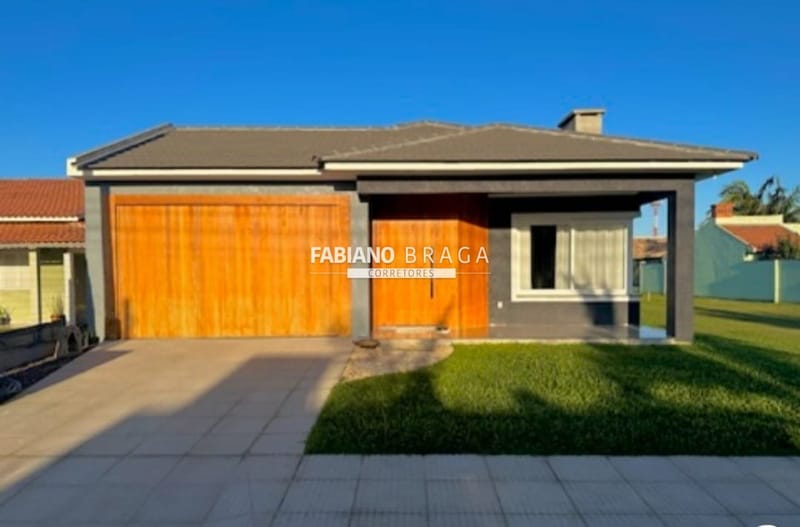 Casa com 154m², 3 dormitórios, 2 suítes, 2 vagas, no bairro Noiva do Mar em Xangri-Lá