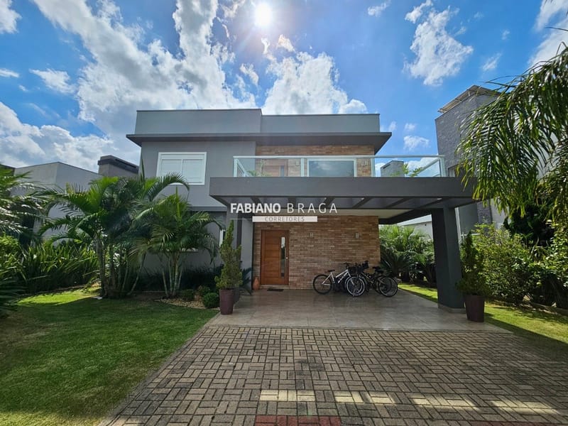 Sobrado com 248m², 3 dormitórios, 1 suíte, 2 vagas, Sea Coast em Xangri-Lá