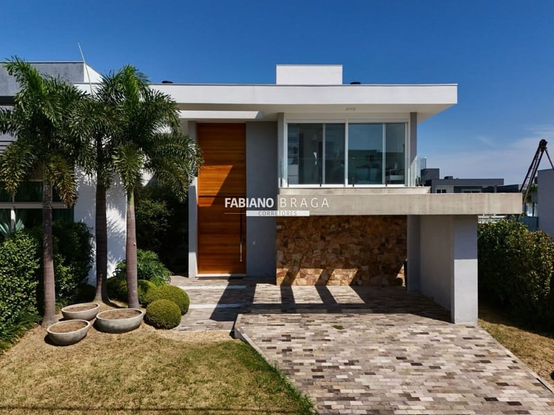 Sobrado com 220m², 3 dormitórios, 3 suítes, 2 vagas, Capão Ilhas Resort em Capão da Canoa