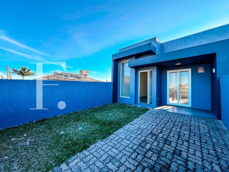 Casa com 100m², 3 dormitórios, 1 suíte, 2 vagas, no bairro Centro em Xangri-Lá