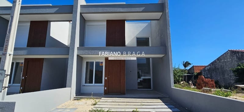 Casa com 114m², 3 dormitórios, 3 suítes, 2 vagas, no bairro Rainha do Mar em Xangri-Lá