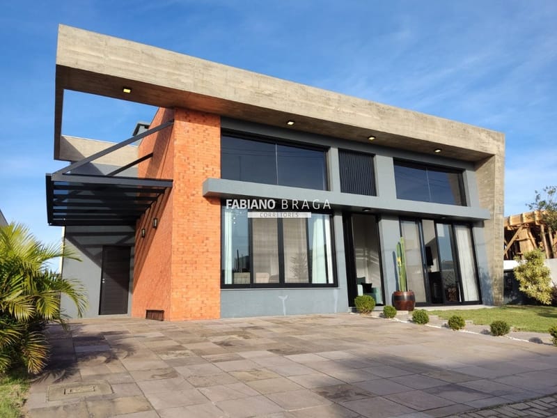 Casa Condomínio com 180m², 3 dormitórios, 3 suítes, 2 vagas, Dubai Resort em Capão da Canoa