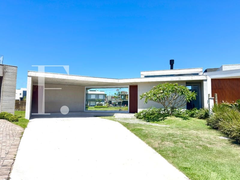 Casa Condomínio com 215m², 4 dormitórios, 4 suítes, 2 vagas, Riviera em Xangri-Lá