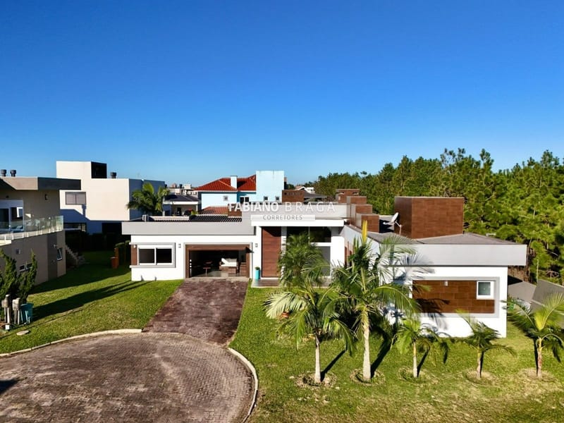 Casa Condomínio com 240m², 4 dormitórios, 1 suíte, 2 vagas, Lagoa do Passo em Osório