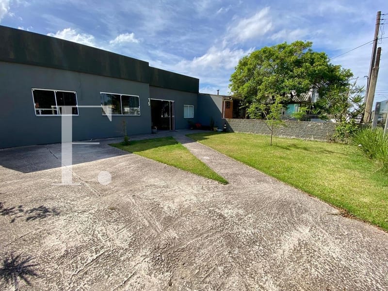 Casa com 116m², 3 dormitórios, 2 vagas, no bairro Centro em Xangri-Lá