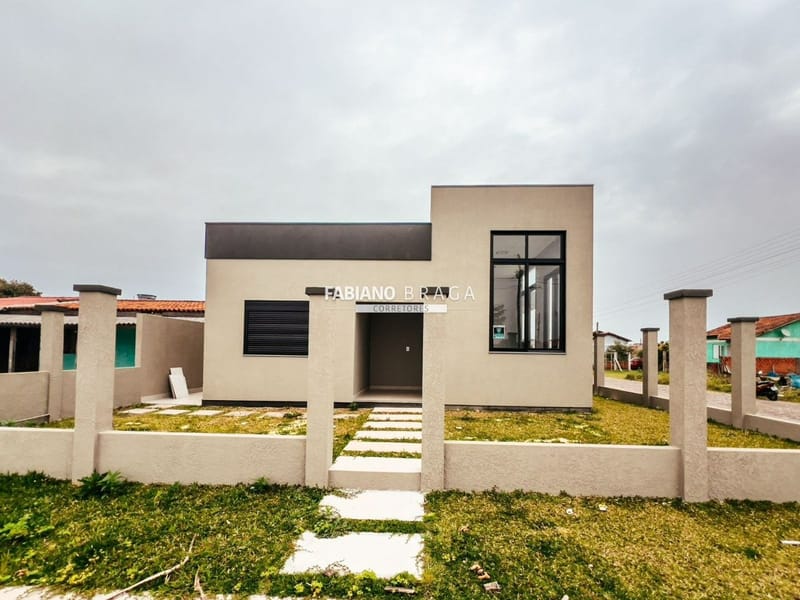 Casa com 75m², 2 dormitórios, 1 suíte, no bairro Noiva do Mar em Xangri-Lá