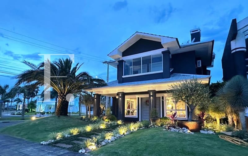 Casa Condomínio com 300m², 4 dormitórios, 4 suítes, 2 vagas, Condado de Capão em Capão da Canoa