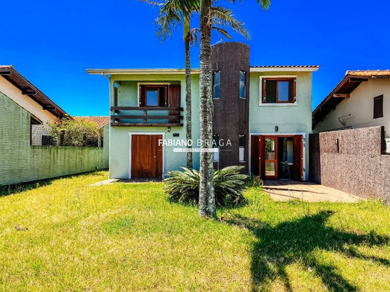 Casa com 142m², 3 dormitórios, 2 vagas, no bairro Rainha do Mar em Xangri-Lá