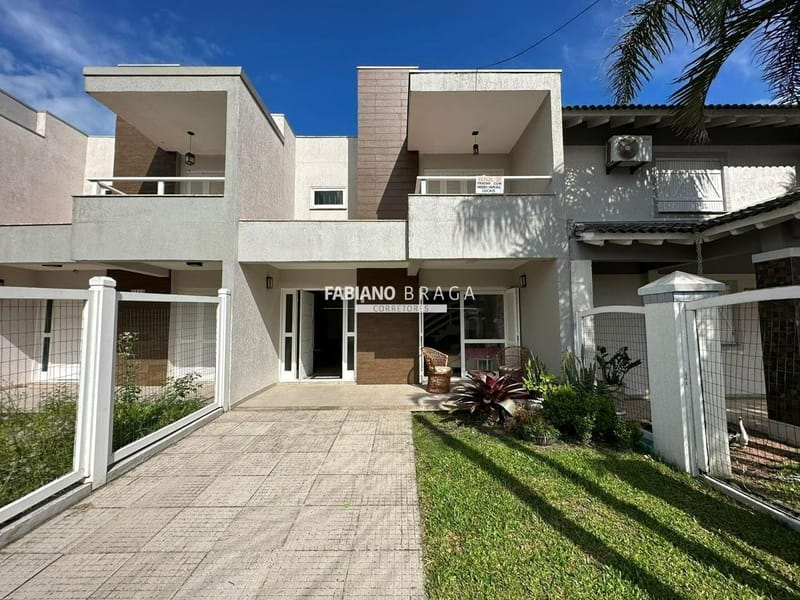 Casa com 134m², 4 dormitórios, 2 suítes, 2 vagas, no bairro Centro em Xangri-Lá