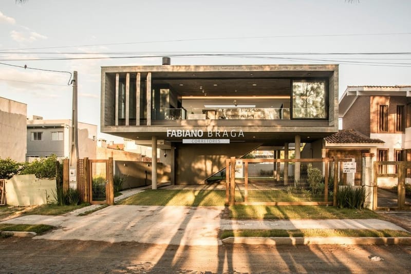 Casa com 337m², 4 dormitórios, 4 suítes, 2 vagas, no bairro Noiva do Mar em Xangri-Lá