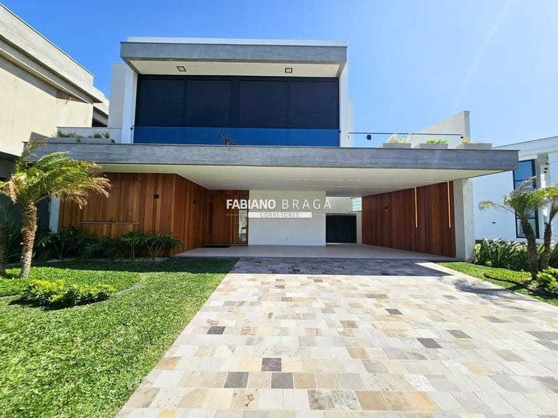 Sobrado com 261m², 5 dormitórios, 5 suítes, 2 vagas, Sunset em Xangri-Lá