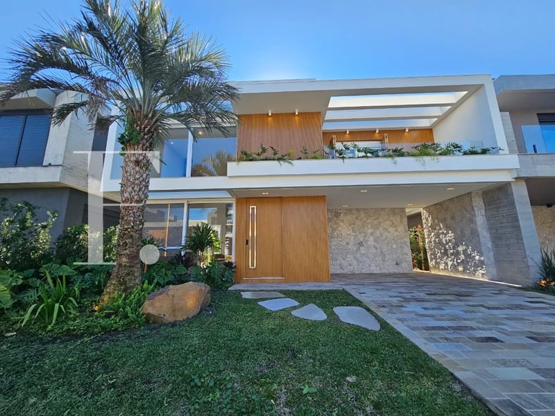 Sobrado com 252m², 4 dormitórios, 4 suítes, 2 vagas, Sunset em Xangri-Lá