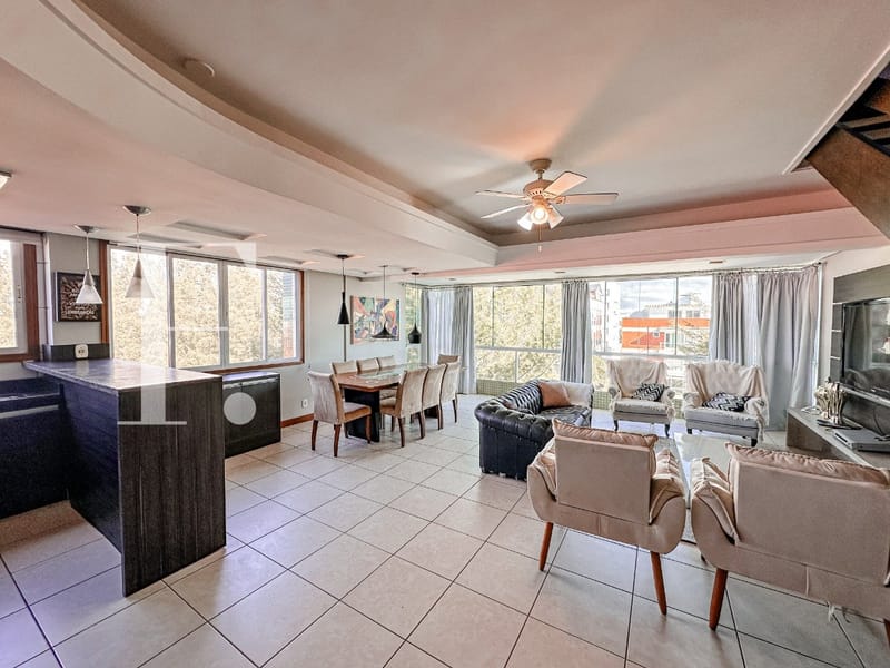 Apartamento com 275m², 3 dormitórios, 1 suíte, 2 vagas, Edifício Maison Meneghoto em Xangri-Lá