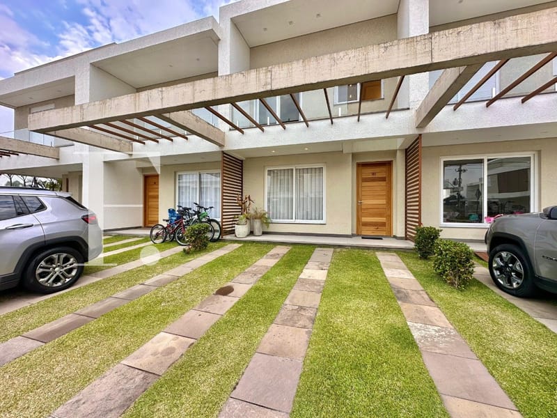 Sobrado com 143m², 3 dormitórios, 1 suíte, 2 vagas, Murano em Capão da Canoa