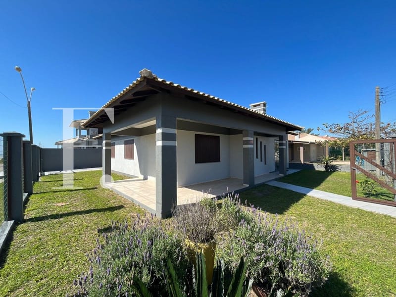 Casa com 165m², 3 dormitórios, 1 suíte, 2 vagas, no bairro Praia Maristela em Xangri-Lá