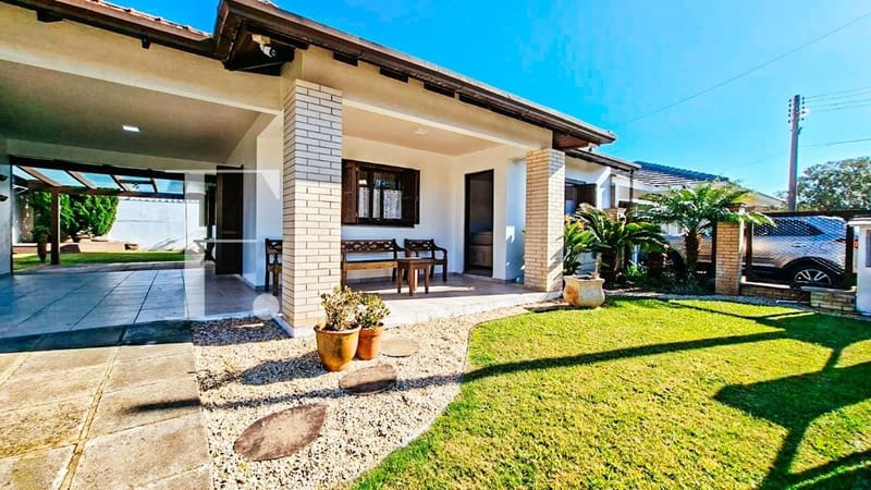 Casa com 130m², 3 dormitórios, 1 suíte, 3 vagas, no bairro Noiva do Mar em Xangri-Lá