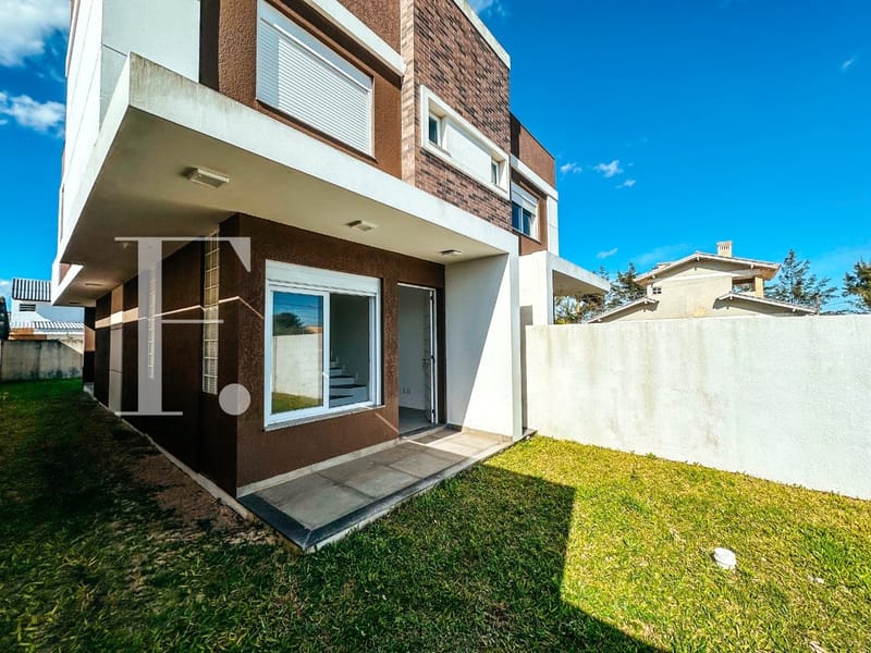 Casa com 107m², 3 dormitórios, 1 suíte, 1 vaga, no bairro Centro em Xangri-Lá