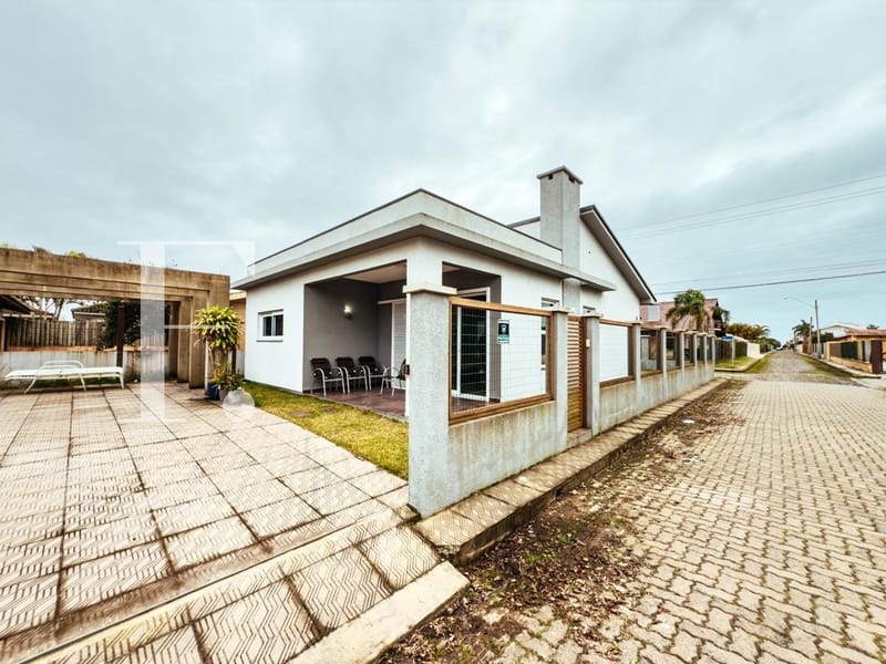 Casa com 140m², 3 dormitórios, 3 suítes, 2 vagas, no bairro Rainha do Mar em Xangri-Lá