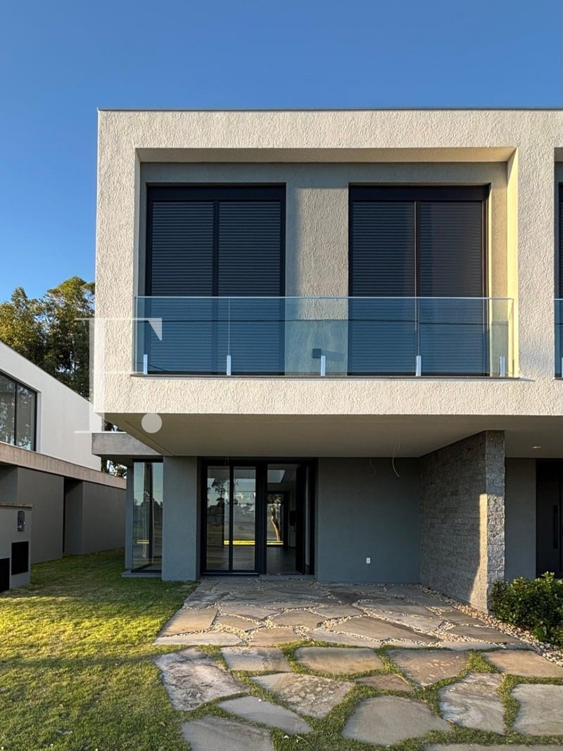 Sobrado com 224m², 3 dormitórios, 3 suítes, 2 vagas, Amaná em Xangri-Lá