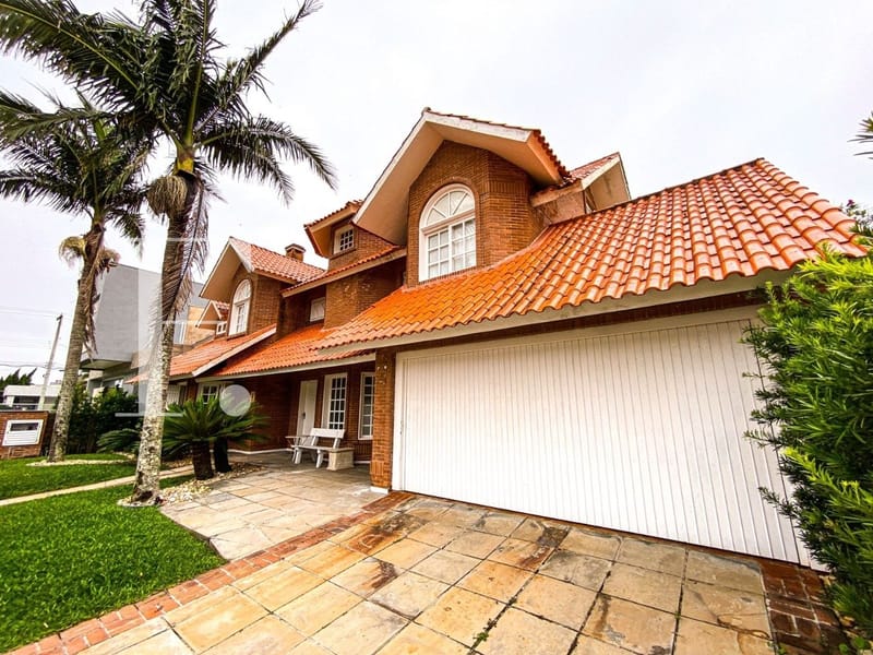 Casa com 287m², 5 dormitórios, 5 suítes, 2 vagas, no bairro Atlântida em Xangri-Lá