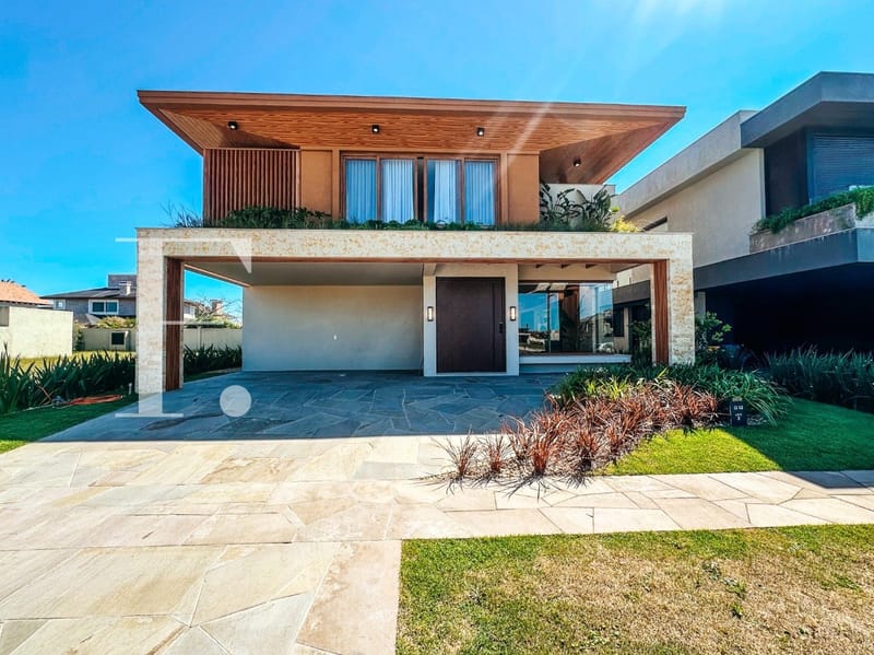 Sobrado com 430m², 6 dormitórios, 6 suítes, 4 vagas, Los Cobos em Xangri-Lá