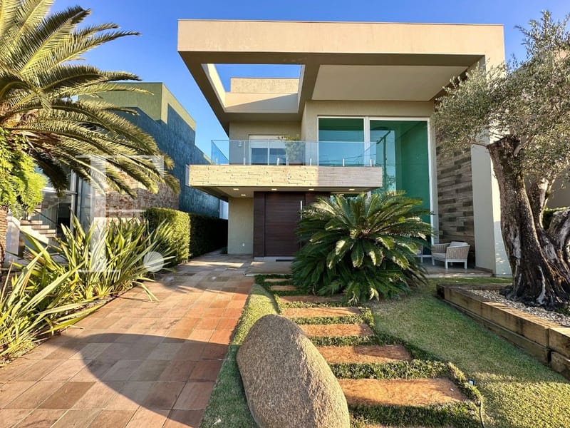 Sobrado com 287m², 5 dormitórios, 5 suítes, 2 vagas, Capão Ilhas Resort em Capão da Canoa