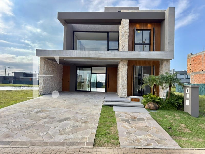 Sobrado com 235m², 4 dormitórios, 4 suítes, 2 vagas, Zen Concept Resort em Xangri-Lá
