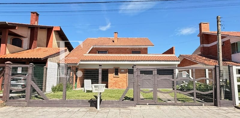 Casa com 289m², 5 dormitórios, 1 suíte, 2 vagas, no bairro Noiva do Mar em Xangri-Lá