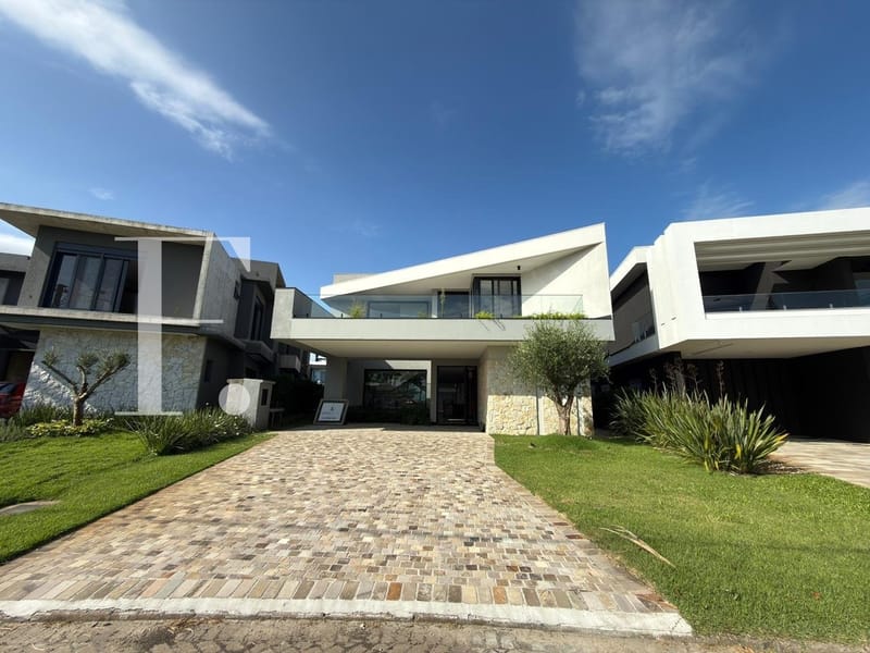 Sobrado com 452m², 5 dormitórios, 5 suítes, 2 vagas, Sense em Xangri-Lá
