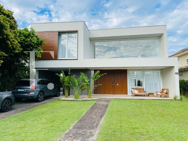 Sobrado com 315m², 4 dormitórios, 4 suítes, 2 vagas, Porto Coronado em Xangri-Lá