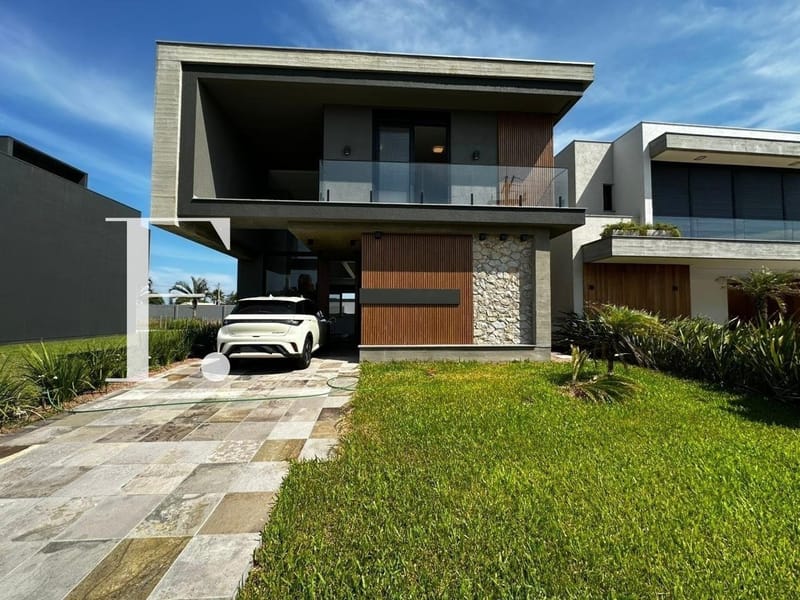 Sobrado com 210m², 4 dormitórios, 4 suítes, 2 vagas, Sunset em Xangri-Lá