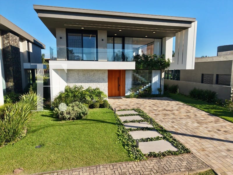 Sobrado com 417m², 5 dormitórios, 5 suítes, 2 vagas, Capão Ilhas Resort em Capão da Canoa