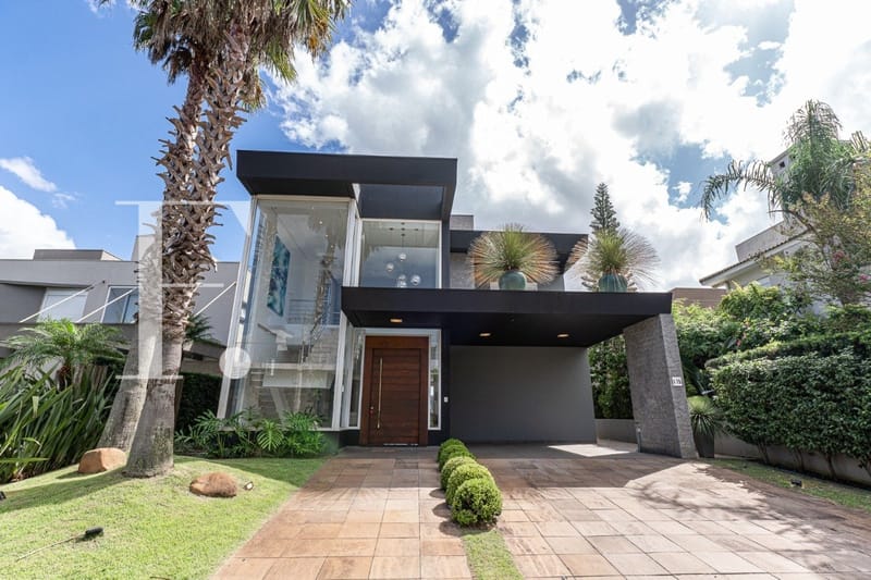 Sobrado com 342m², 4 dormitórios, 4 suítes, 2 vagas, Malibu em Xangri-Lá