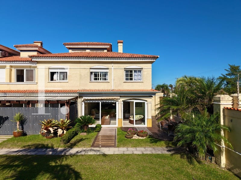 Casa Condomínio com 176m², 3 dormitórios, 1 suíte, 2 vagas, Villas Resort em Xangri-Lá