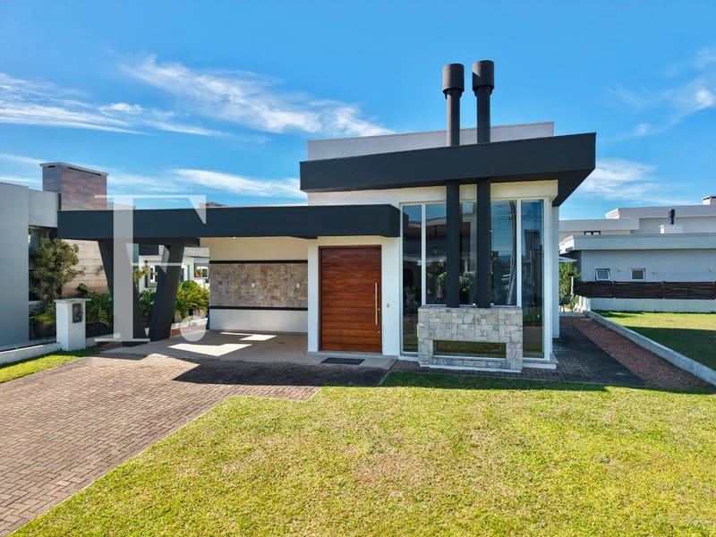 Casa Condomínio com 160m², 3 dormitórios, 3 suítes, 2 vagas, Dubai Resort em Capão da Canoa