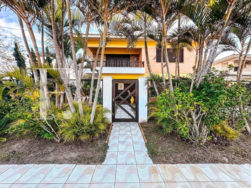 Casa com 480m², 4 dormitórios, 4 suítes, 2 vagas, no bairro Atlântida em Xangri-Lá