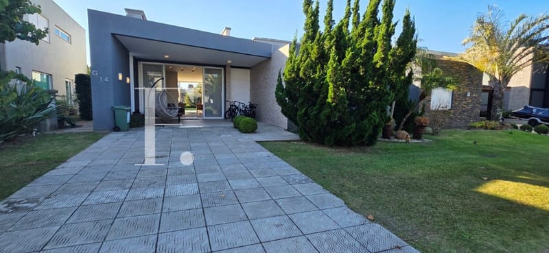 Casa Condomínio com 224m², 4 dormitórios, 4 suítes, 4 vagas, Ventura Club em Xangri-Lá