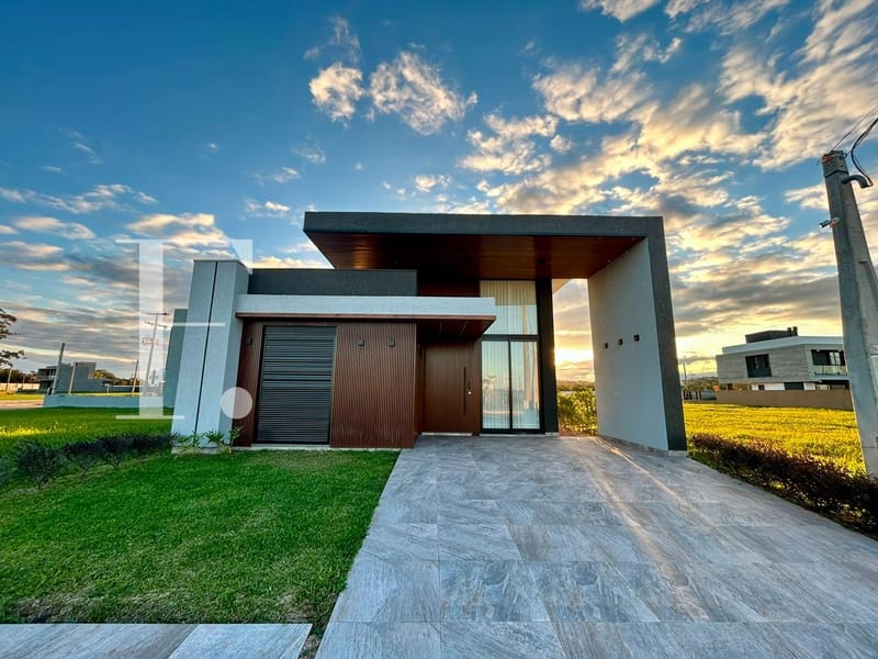 Casa com 150m², 3 dormitórios, 3 suítes, 2 vagas, Nova Xangri-Lá em Xangri-Lá
