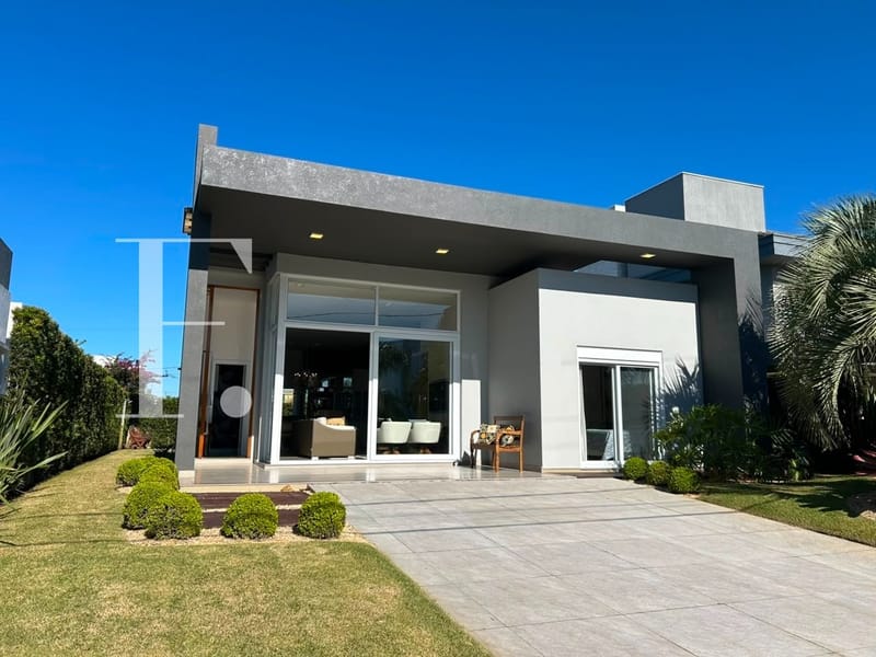 Casa Condomínio com 180m², 4 dormitórios, 4 suítes, 2 vagas, Quintas do Lago em Xangri-Lá
