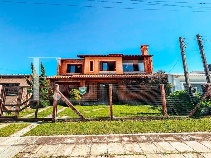 Casa com 300m², 3 dormitórios, 1 suíte, 1 vaga, no bairro Noiva do Mar em Xangri-Lá